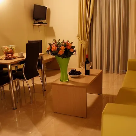 Eleana Boutique & Blue Infinity Apart-hotel Nikiana