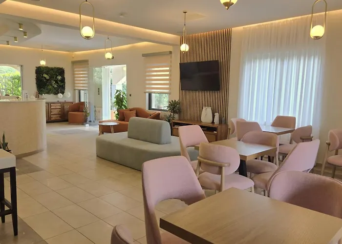 Eleana Boutique & Blue Infinity Aparthotel 4*