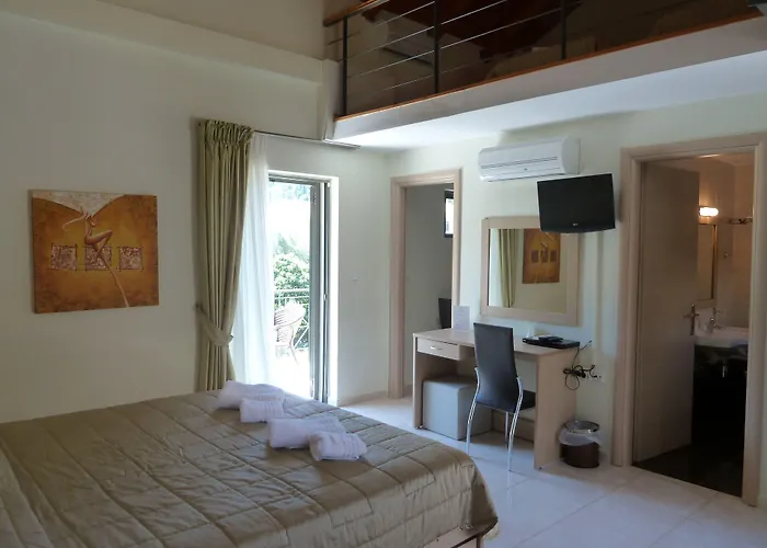 Eleana Boutique & Blue Infinity Aparthotel 4*