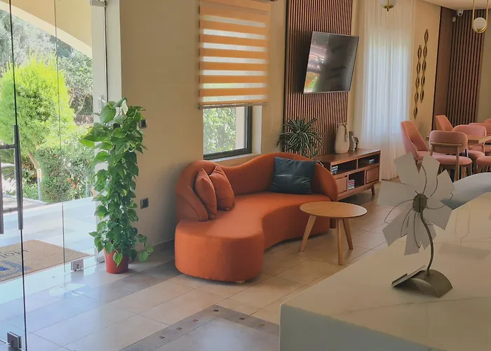 Eleana Boutique & Blue Infinity 4* Nikiana