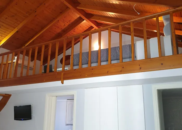 Eleana Boutique & Blue Infinity 4* Nikiana