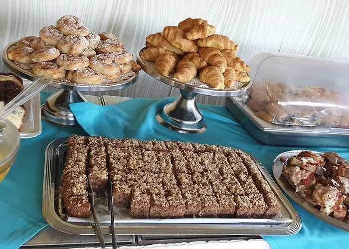 Eleana Boutique & Blue Infinity 4*